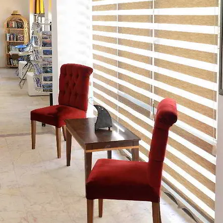 Alibabam & Hotel 2*