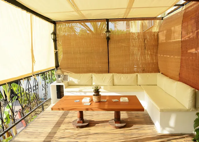 Hotel Alibabam & 2*