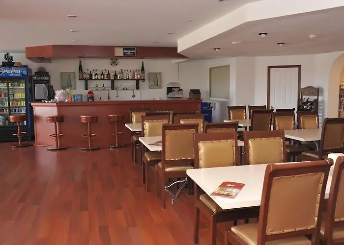 Alibabam & Hotel 2*
